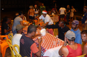 Cantinho da Solidariedade promove Ceia de Natal especial para moradores de rua