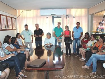 Aulas na rede municipal começam em 11 de março, se o Governo de Minas regularizar situação das prefeituras
