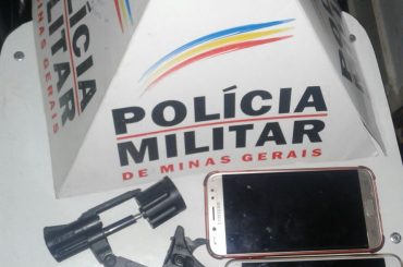 Polícia Militar aprende menores infratores com arma simulacro